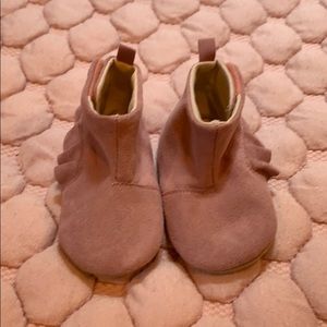 GAP Shoes - EUC baby gap sueded bootie 6-12 mo GAP Shoes - EUC baby gap sueded bootie 6-12 mo